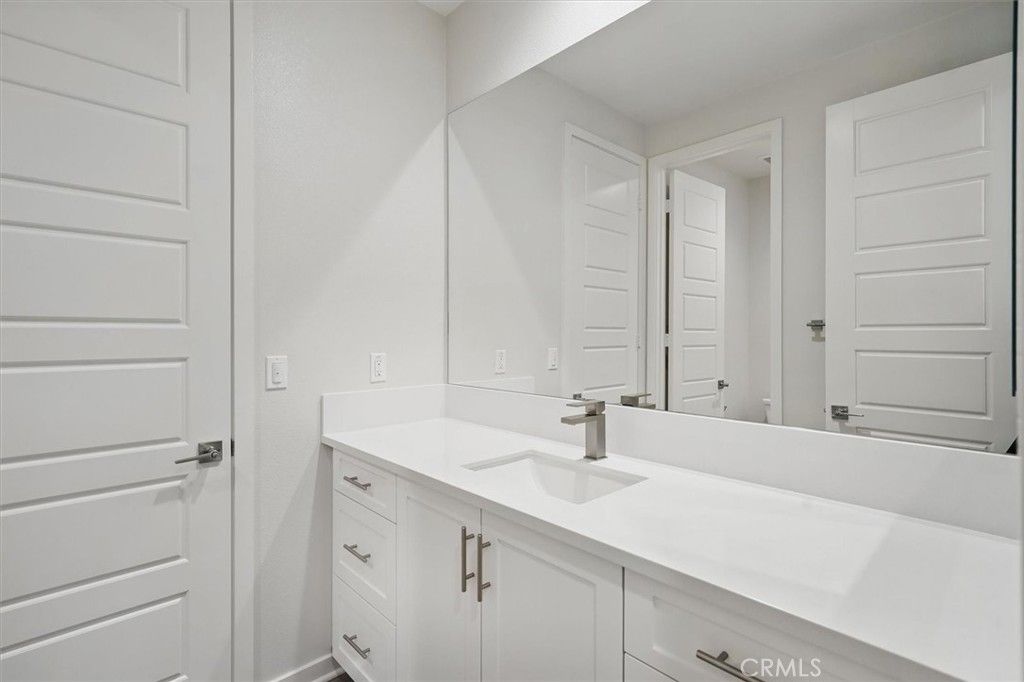 listing image 130722067123180744256