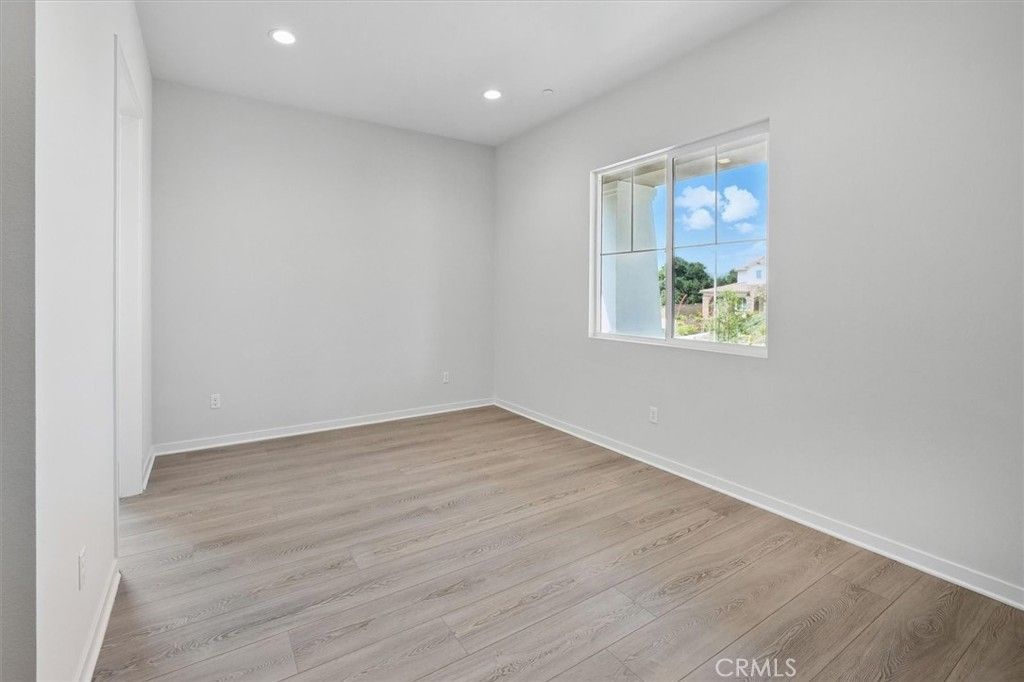 listing image 130728241739443722556