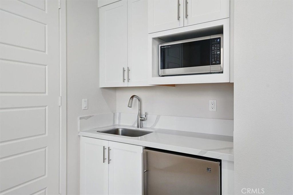listing image 130721053617262207847