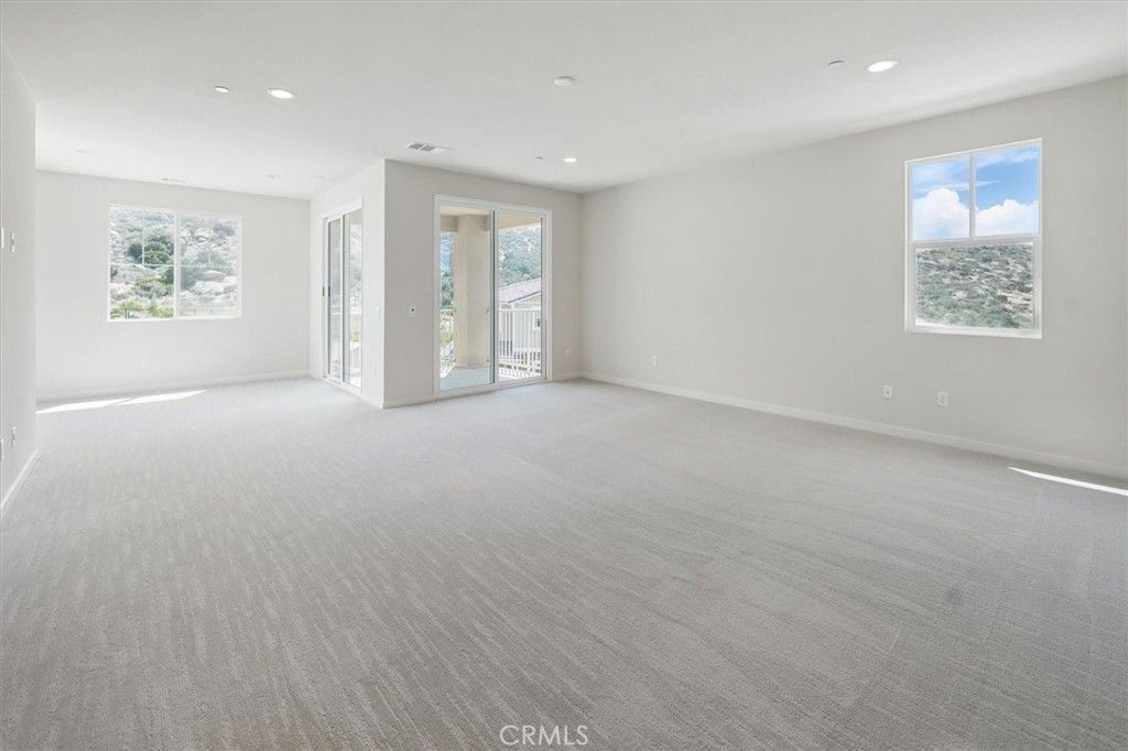 listing image 130720003283698017338