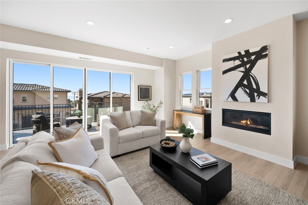 2732 Barcelona Street