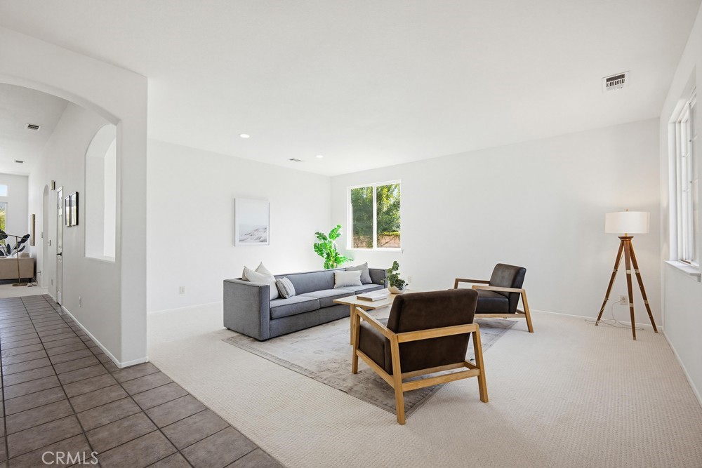 891 E Cottonwood Street