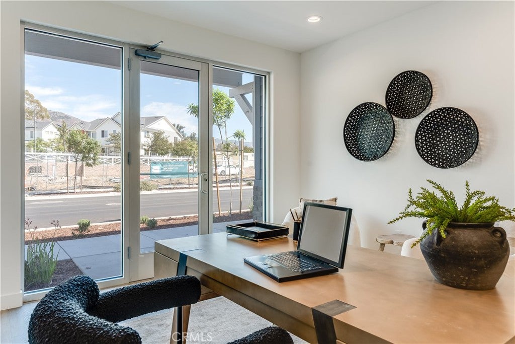 1194 Tiburon Way