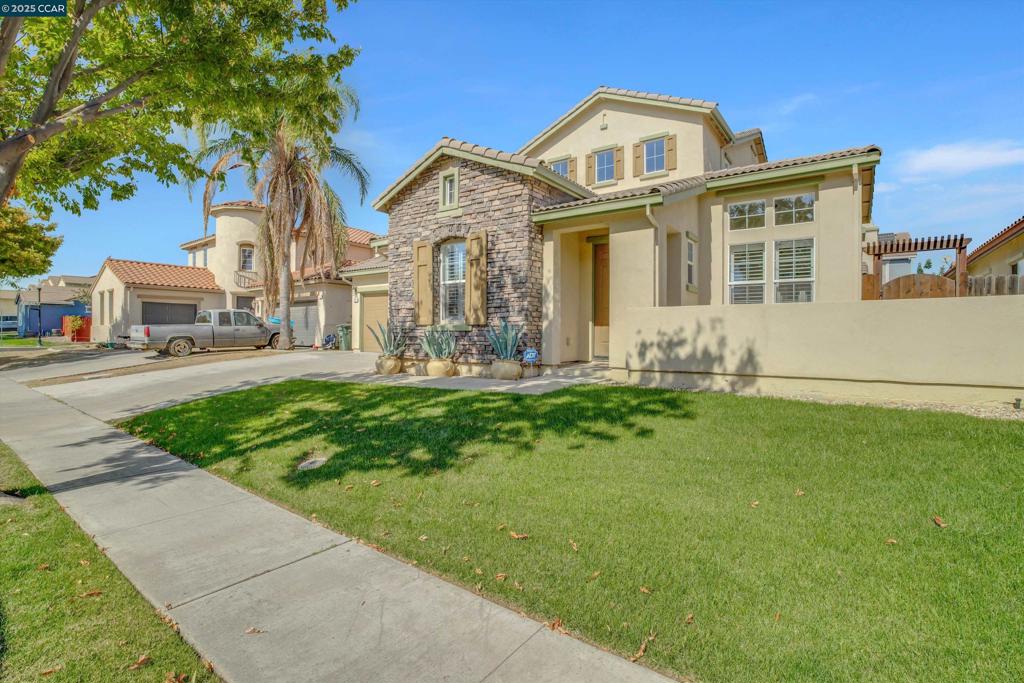 CREEKSIDE - Residential