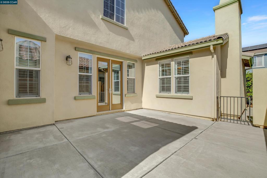 CREEKSIDE - Residential