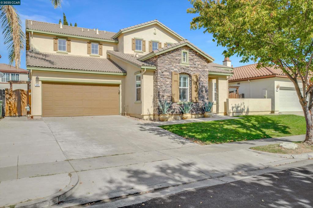 CREEKSIDE - Residential