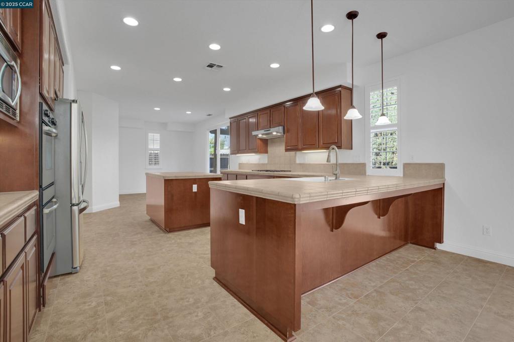 CREEKSIDE - Residential