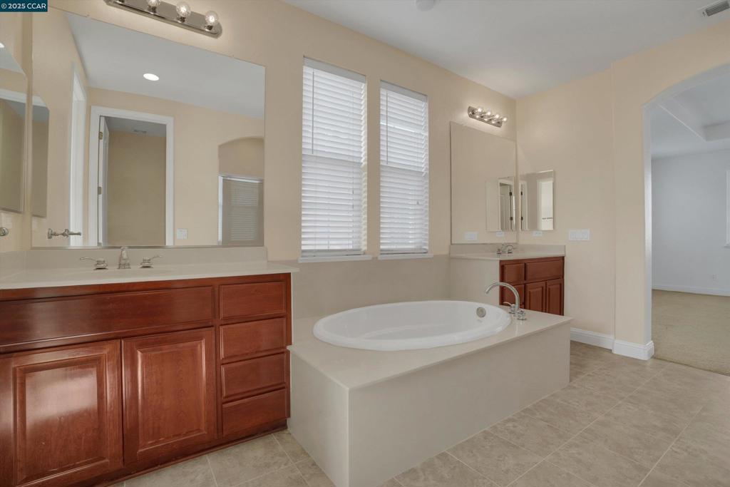CREEKSIDE - Residential
