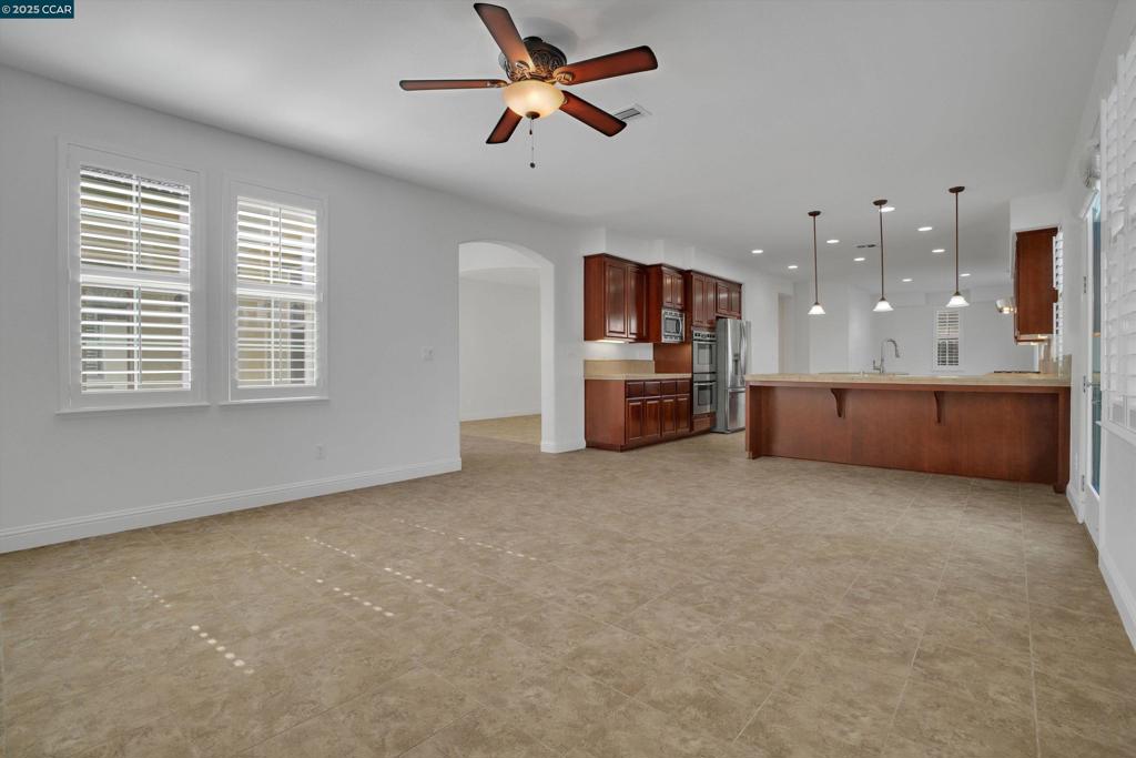 CREEKSIDE - Residential