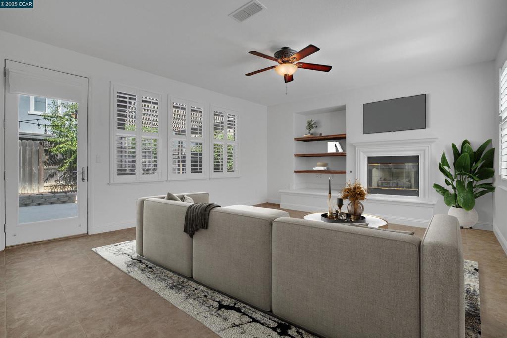 CREEKSIDE - Residential