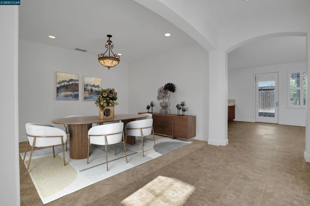 CREEKSIDE - Residential