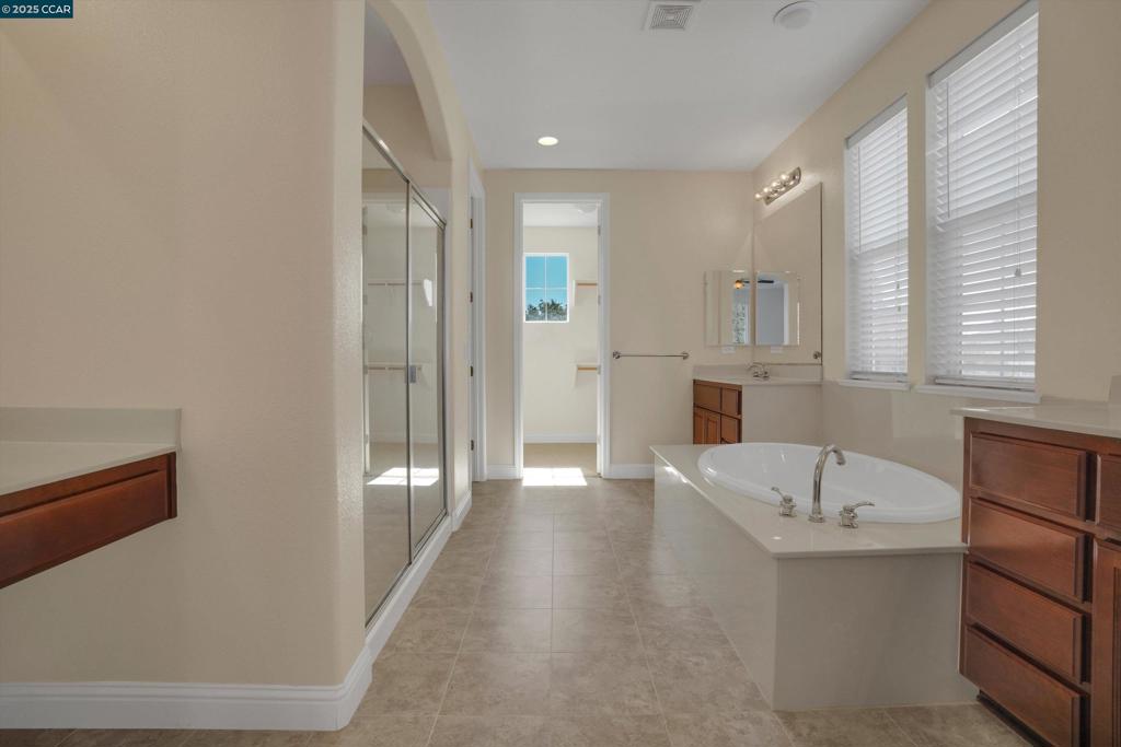 CREEKSIDE - Residential