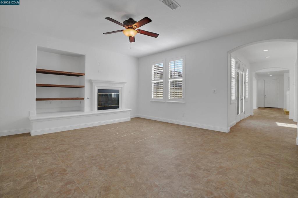 CREEKSIDE - Residential