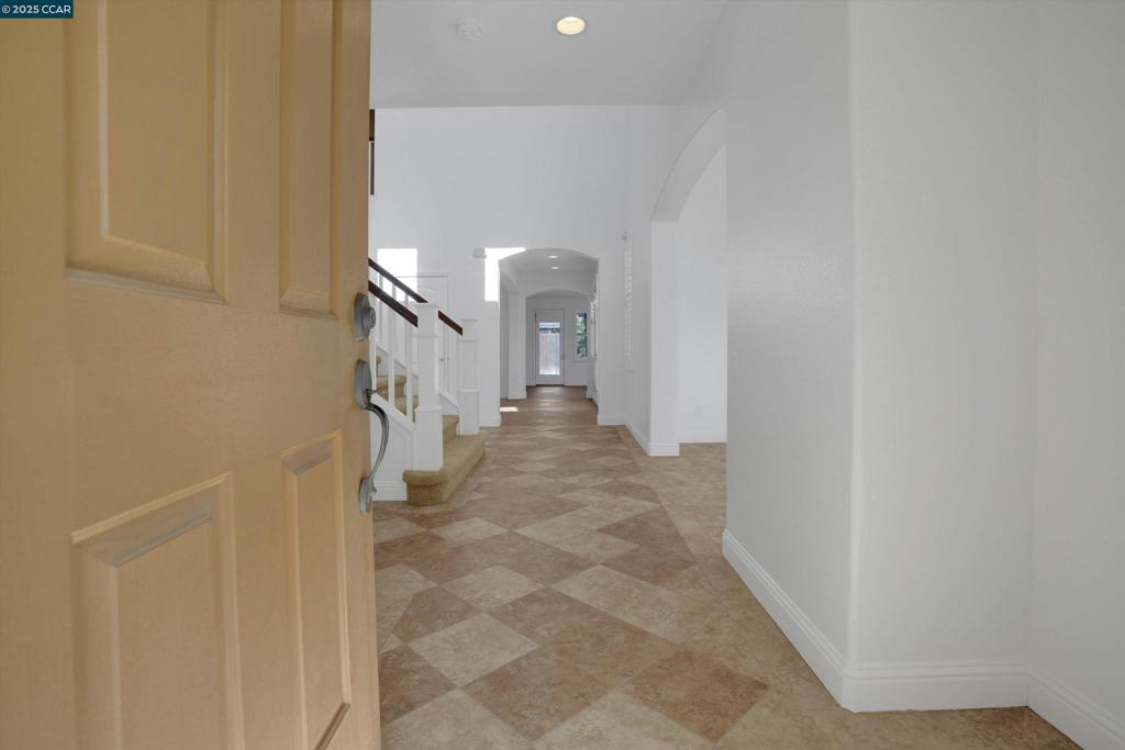 CREEKSIDE - Residential