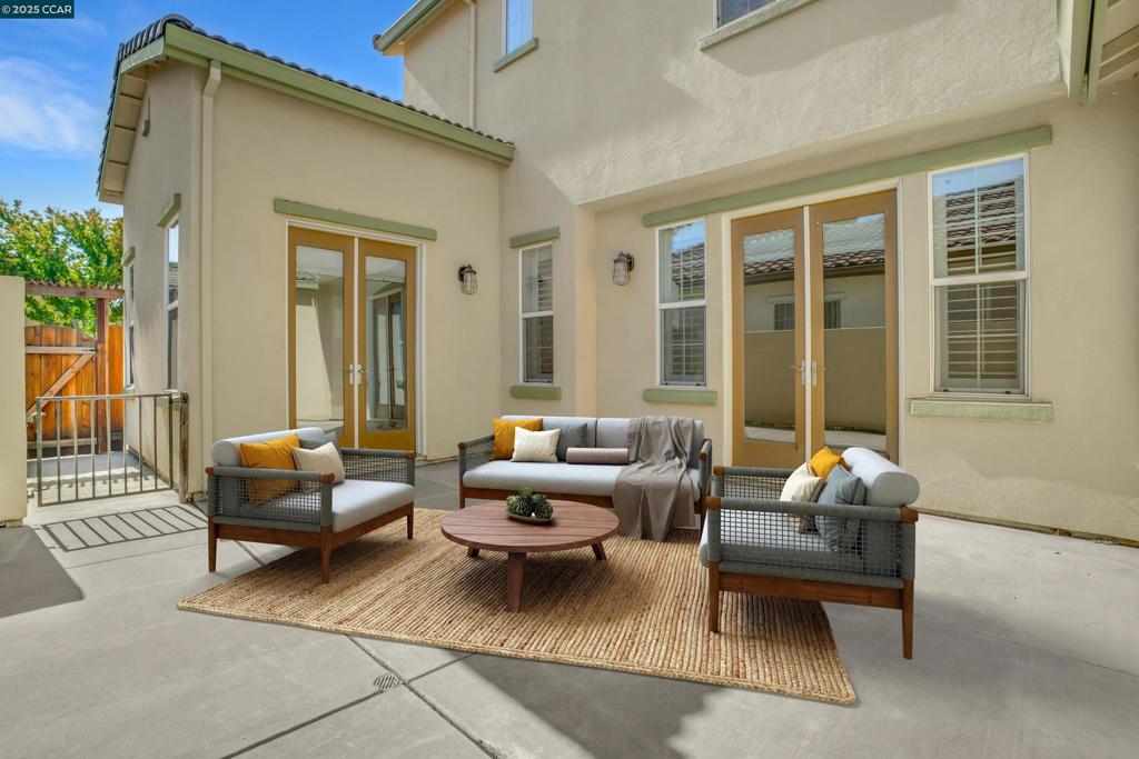 CREEKSIDE - Residential