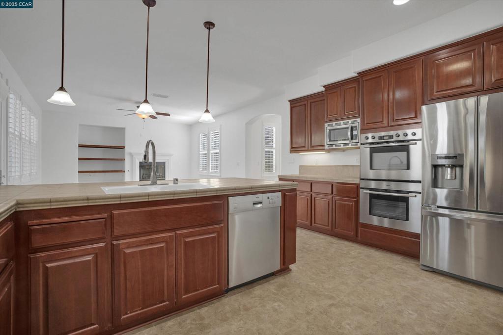 CREEKSIDE - Residential