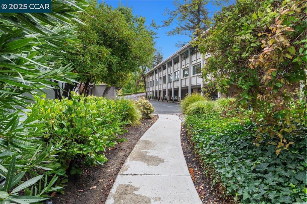 ROSSMOOR - Residential