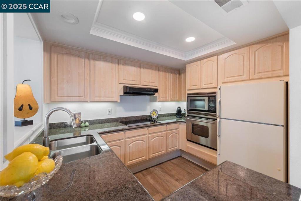 ROSSMOOR - Residential