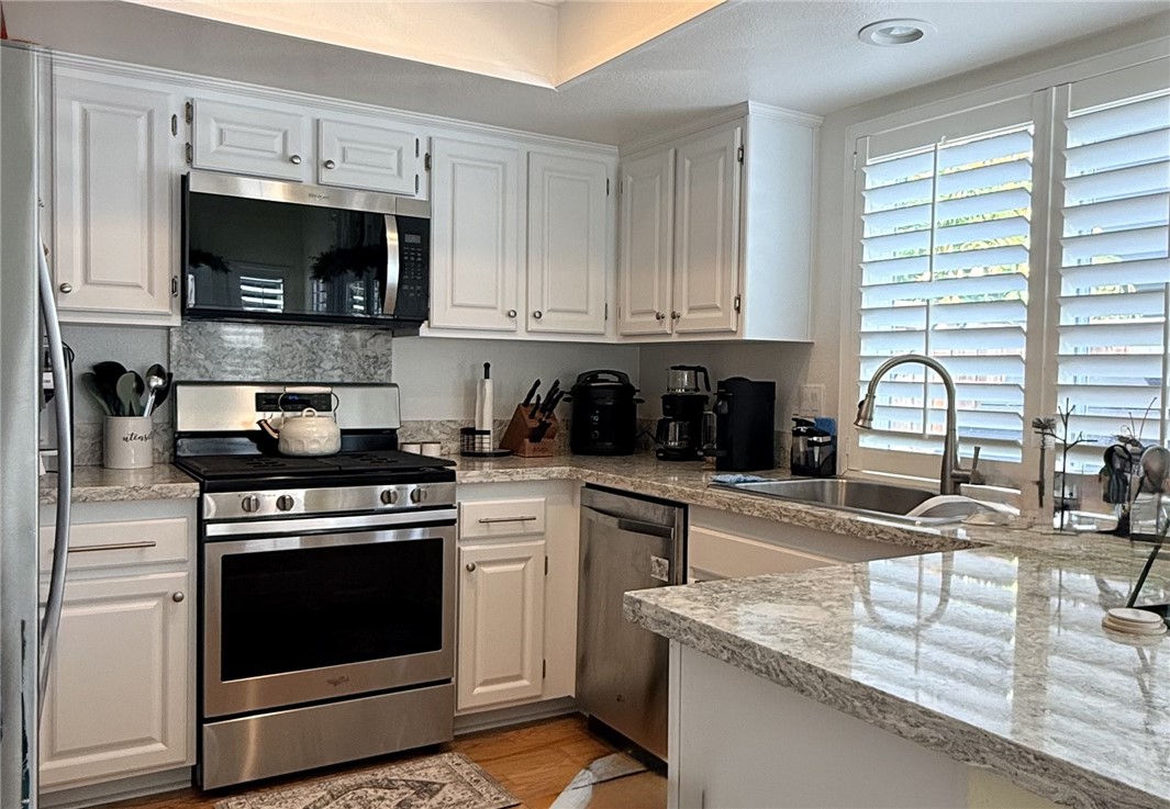 2165 Canyon Dr. #B-1