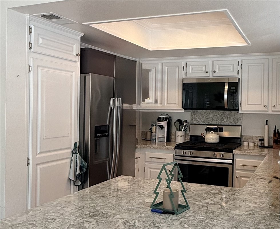 2165 Canyon Dr. #B-1