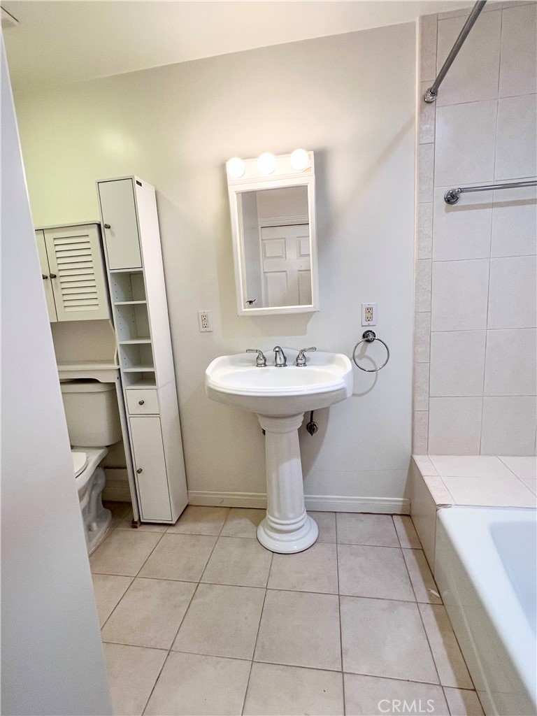 Old Agoura (850) - Residential Lease