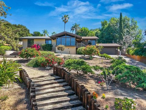 Photo of 11416 Lorena Ln Ln, El Cajon, CA 92020 (MLS # 260006633SD)