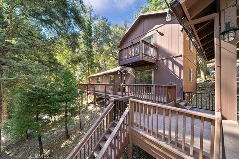 Photo of 330 Canyon Drive, Cedarpines Park, CA 92322 (MLS # IV26081345)