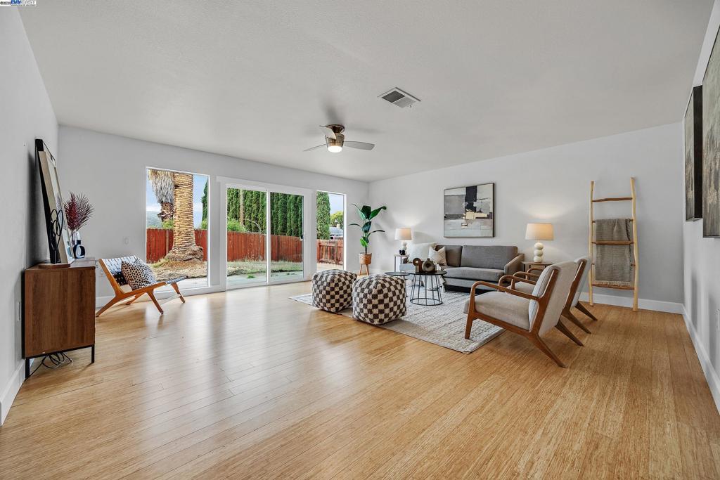 SPRINGTOWN - Residential