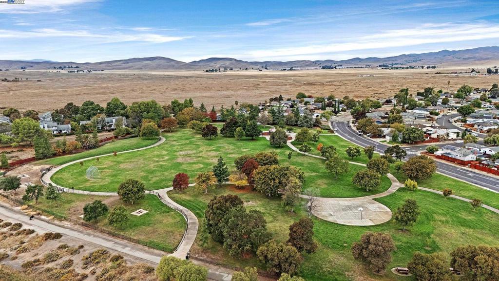 SPRINGTOWN - Residential