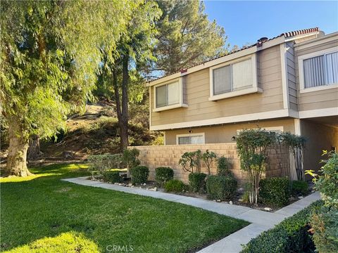 Photo of 31363 The Old Road Rd #A, Castaic, CA 91384 (MLS # SR25275288)