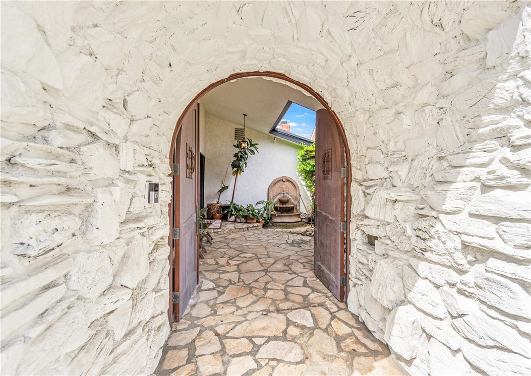 12691 Silver Fox Road