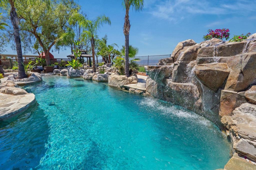 39912 Hillsboro Circle