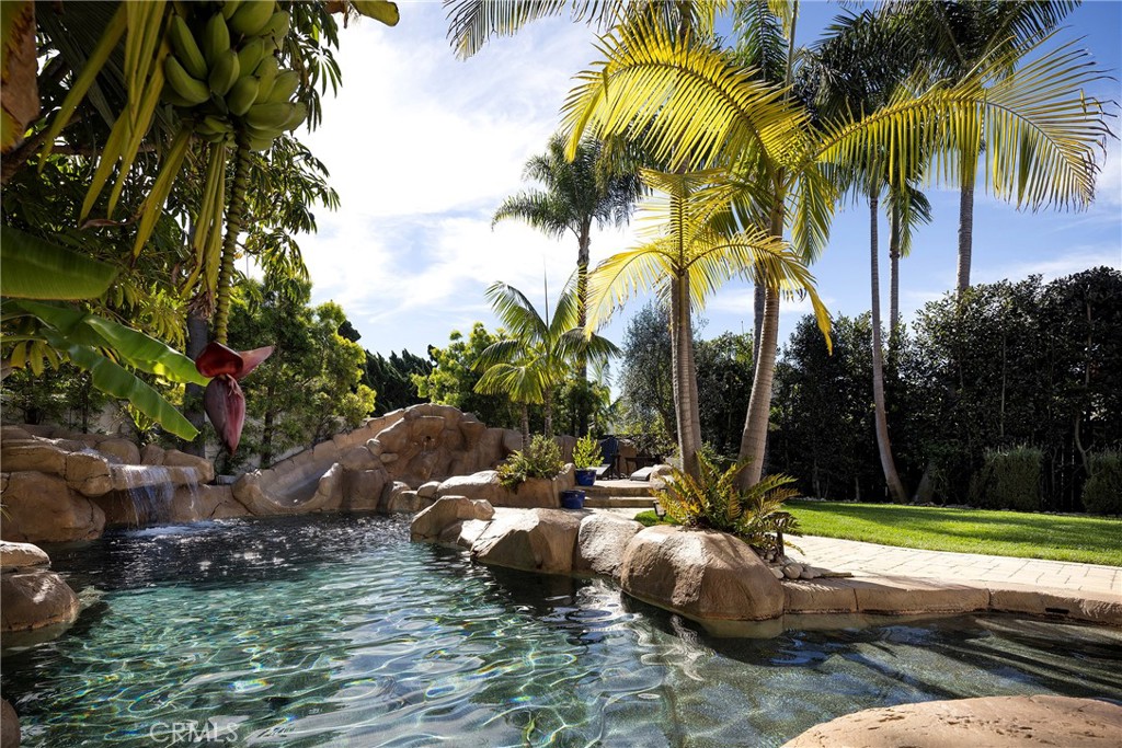 305 W Avenida Gaviota