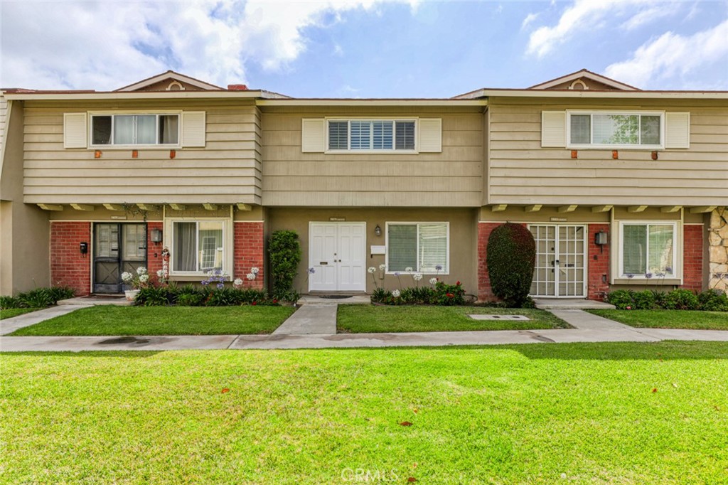 11879 Sungrove Circle