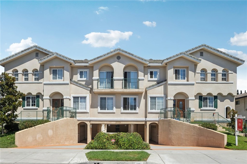 Discover this stylish, move-in-ready end-unit townhome that feels like a single-family
residence—ideally situated in one of Arcadia’s most desirable neighborhoods with top-rated
schools. The open-concept layout features high ceilings with crown molding, wood and tile
flooring throughout, and abundant natural light, perfect for both entertaining and everyday
living. The main level includes a spacious living room, formal dining with coffered ceilings, a full
bathroom, and a versatile bedroom—ideal for guests or multi-generational living. The well-
appointed kitchen boasts stainless steel appliances, granite countertops, matching backsplash,
and ample cabinetry. A full-sized washer and dryer are conveniently located in a dedicated
laundry nook. Upstairs, the expansive primary suite with balcony and mountain views impresses with coffered
ceilings, dual walk-in closets, and a luxurious ensuite bath with a jacuzzi. Two additional
rooms—one a large bedroom and the other a flexible bonus room with balcony and mountain
views (ideal as a 4th bedroom or home office)—share a full hallway bath. All bathrooms are
updated with granite vanities, sleek glass shower doors, and modern fixtures.
The attached two-car garage includes extra storage and a Level 2 EV charger. Enjoy enhanced
privacy, a generous backyard ideal for an urban-garden and BBQs.
Centrally located near Arcadia schools, shopping, dining, golf, and major commuter routes—this
is a home you don’t want to miss. Schedule your private tour today!