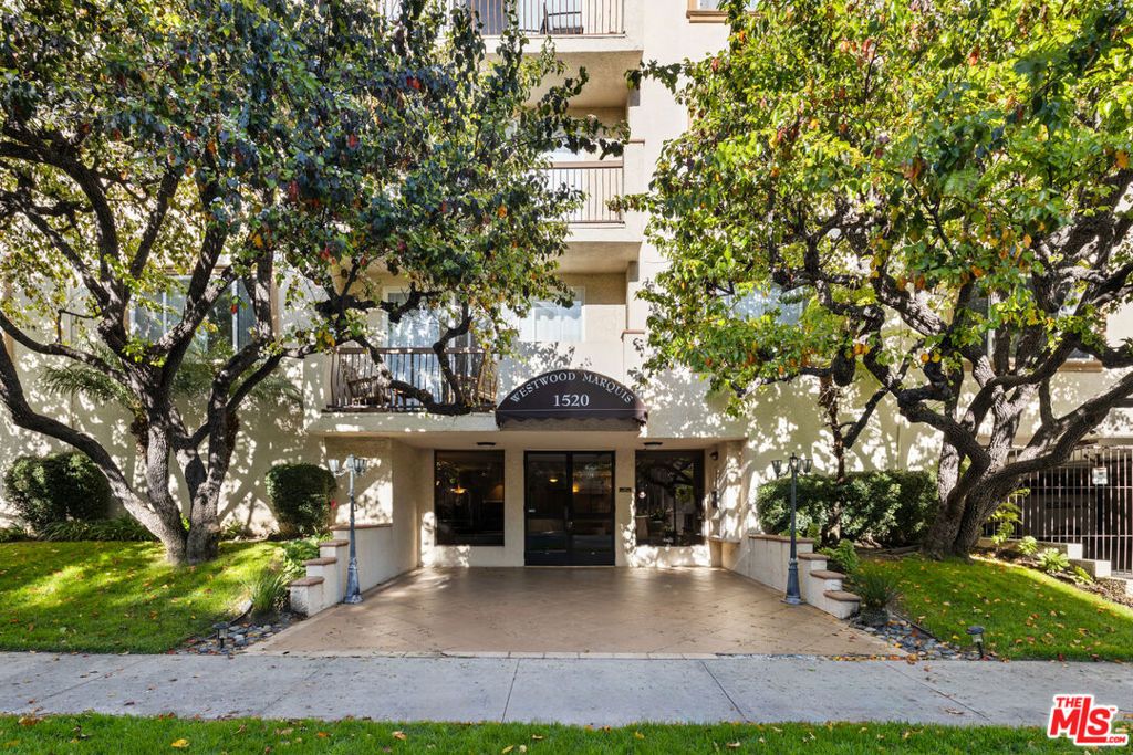 Photo of 1520 Camden Avenue #103, Los Angeles, CA 90025 (MLS # 25564881)