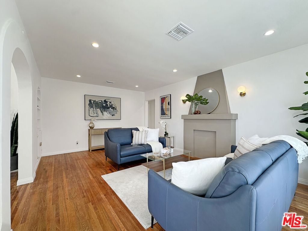 Photo of 1241 W 109th Place, Los Angeles, CA 90044 (MLS # 26839369)