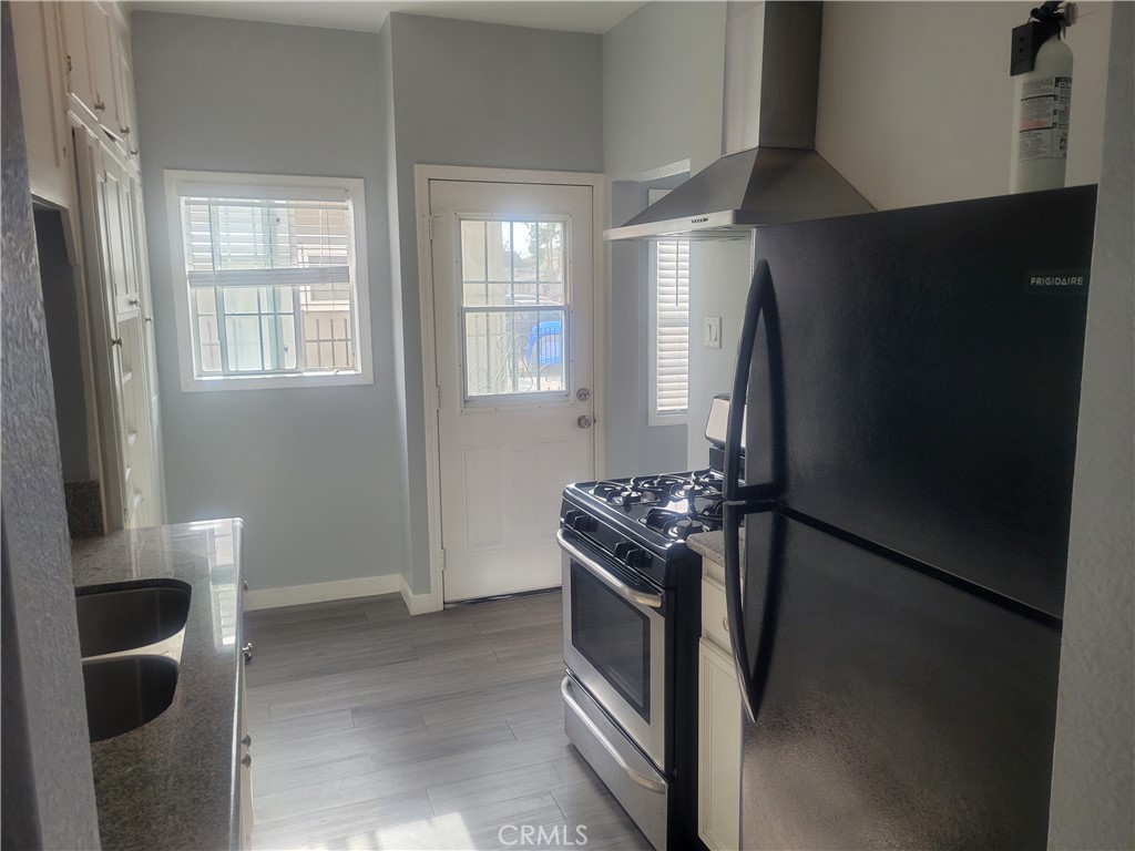 1050 E Hellman Street