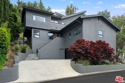 Photo of 2418 Canyon Oak Drive, Los Angeles, CA 90068 (MLS # 26638035)