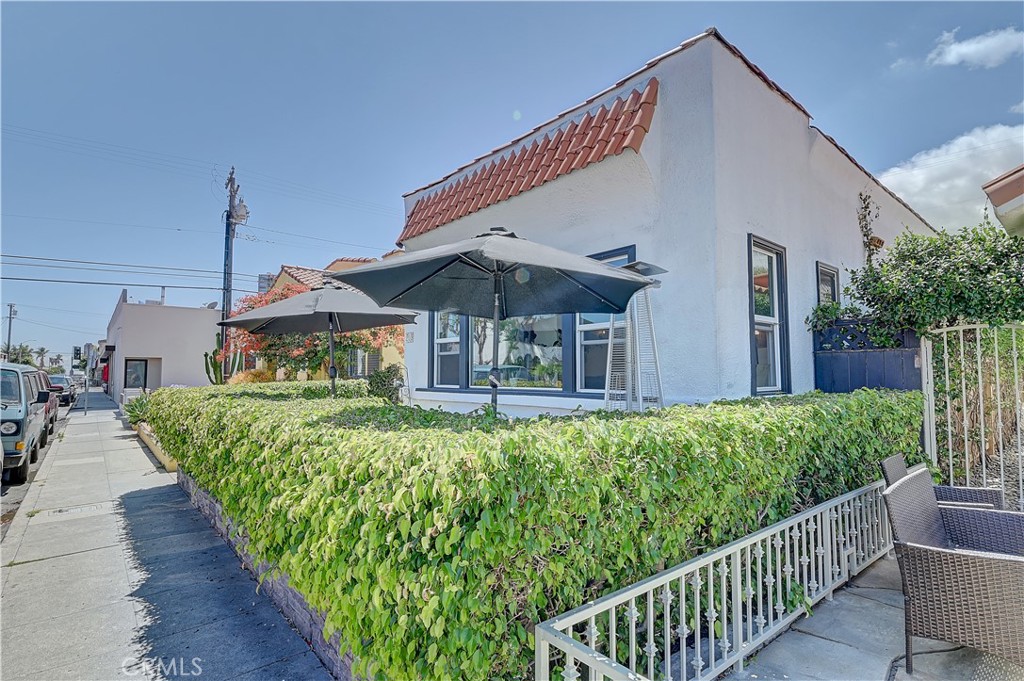 209 La Verne