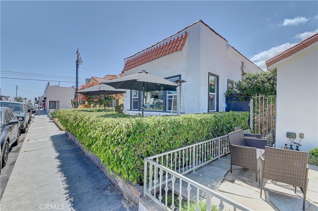 209 La Verne