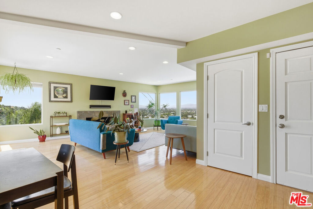 11776 Laurelcrest Drive