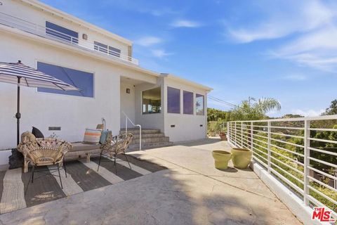 11776 Laurelcrest Drive Studio City CA 91604