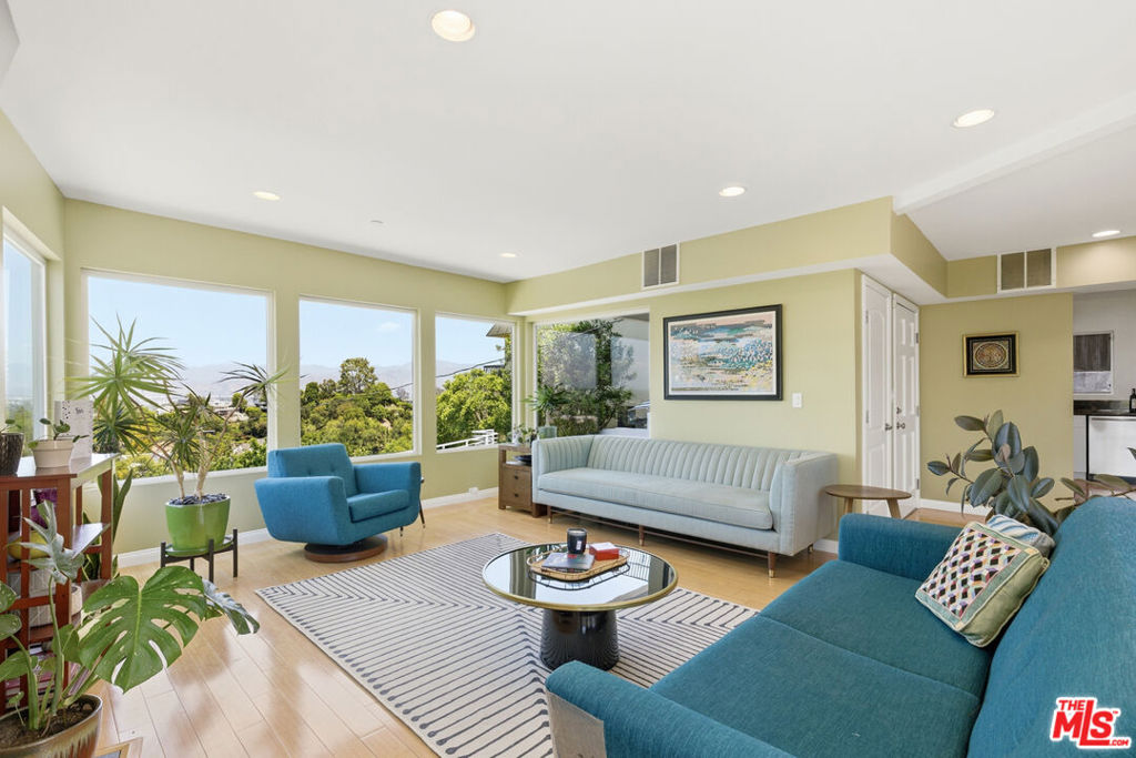 11776 Laurelcrest Drive