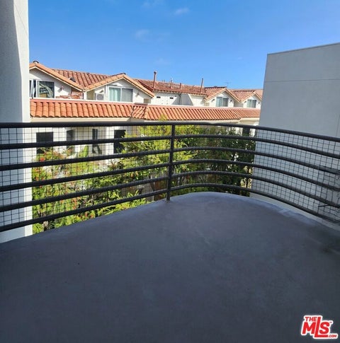Tiny photo for 832 3rd Street #405, Santa Monica, CA 90403 (MLS # 26861965)