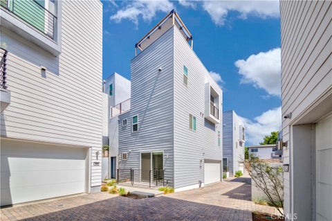 Photo of 1937 Griffith Park Boulevard, Silver Lake, CA 90039 (MLS # RS26193199)