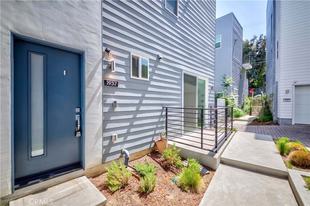 1937 Griffith Park Boulevard, Silver Lake CA 90039