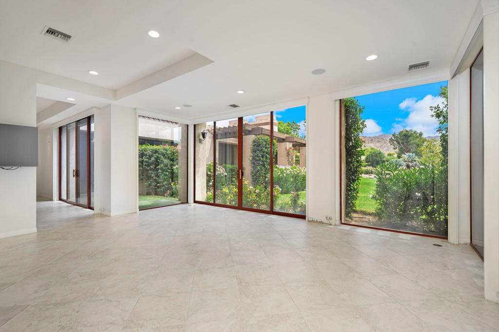 74703 Arroyo Drive