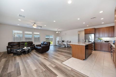 Photo of 7905 Springarden Way, Sacramento, CA 95828 (MLS # ML82048785)
