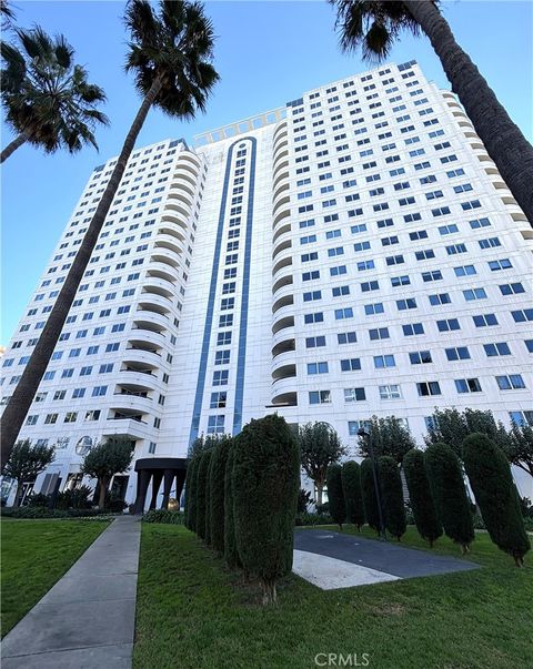 Photo of 525 E Seaside Way #1801, Long Beach, CA 90802 (MLS # PW25257711)